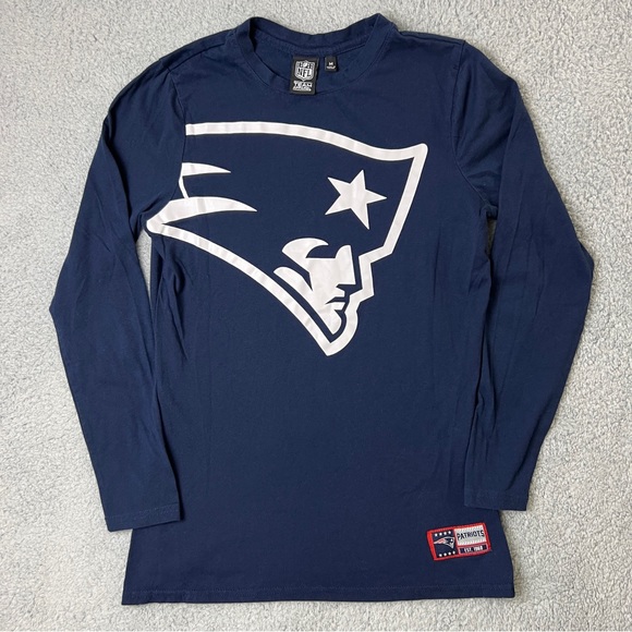 New England Patriots NFL Navy Blue Long Sleeve Shirt Size Medium - Picture 1 of 8
